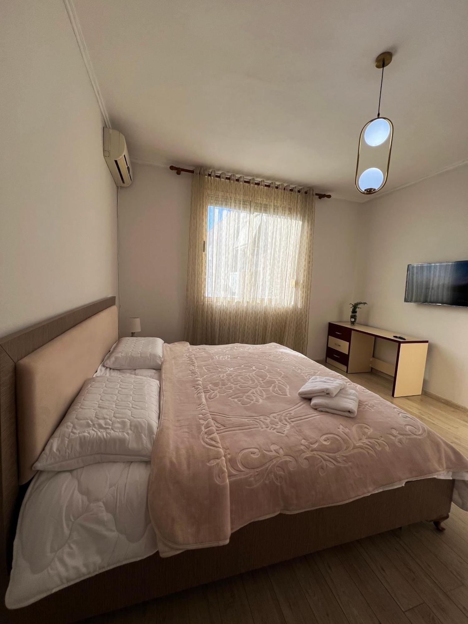 Elbasan Center Family Apartment N.42 Dış mekan fotoğraf
